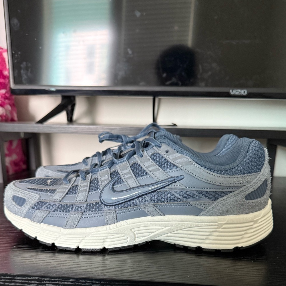 Nike Blue and Gray Sneakers - Picture 1 of 3